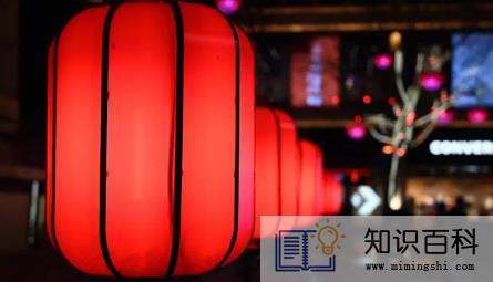 2023春节挂的灯笼是白天闭合晚上打开吗1