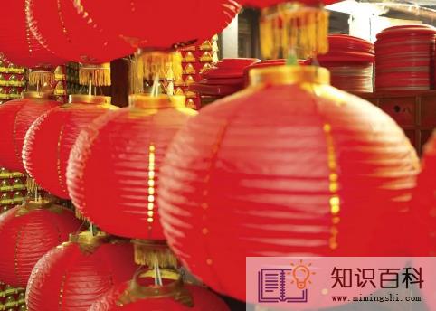 2023春节挂的灯笼是白天闭合晚上打开吗3