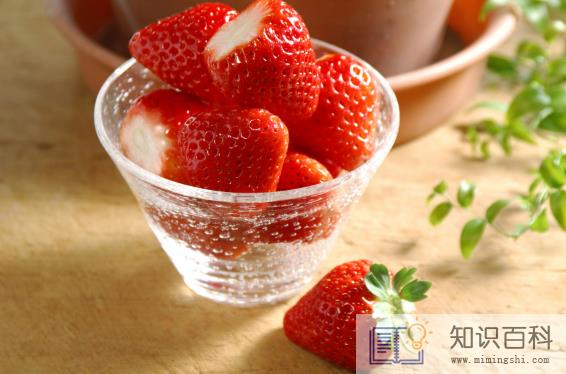 冬天草莓放冰箱好还是在外面好3