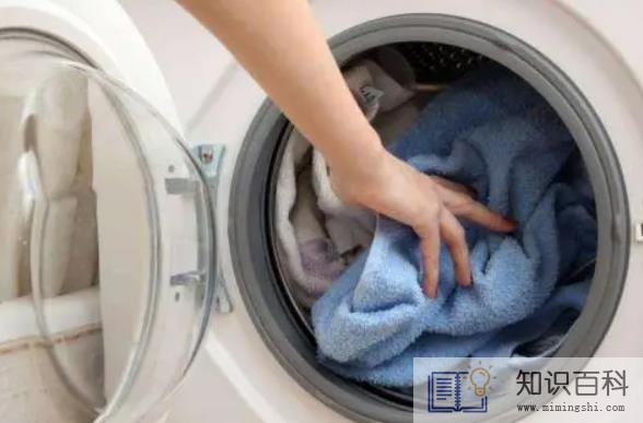 为啥白色衣服用84泡过反而变红了2