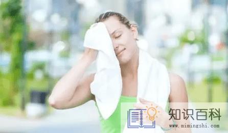 女性夏天出汗多正常吗2