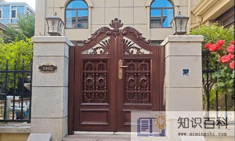院子大门直冲客厅大门不好1