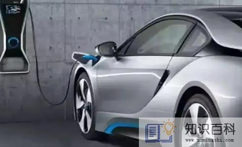 新能源汽车充电能坐车里吗2