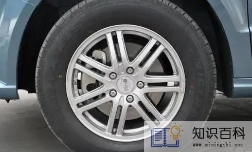 车轮胎扎了个钉子补一下大概多少钱1