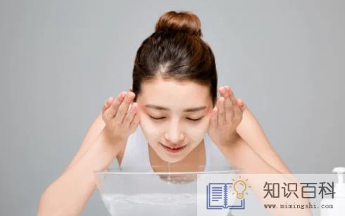 一天勤洗脸是好事吗1