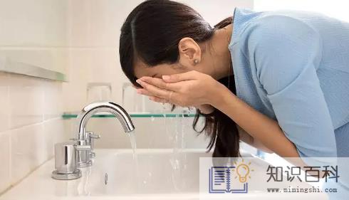 一天勤洗脸是好事吗2