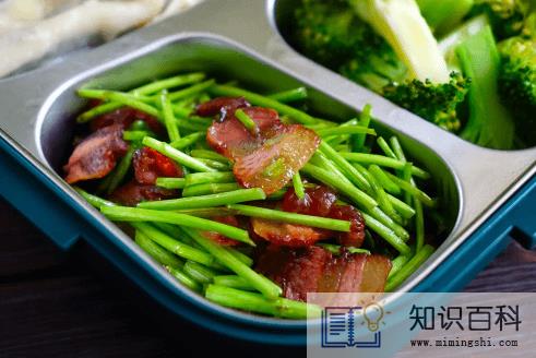 芦蒿焯水还是直接炒1